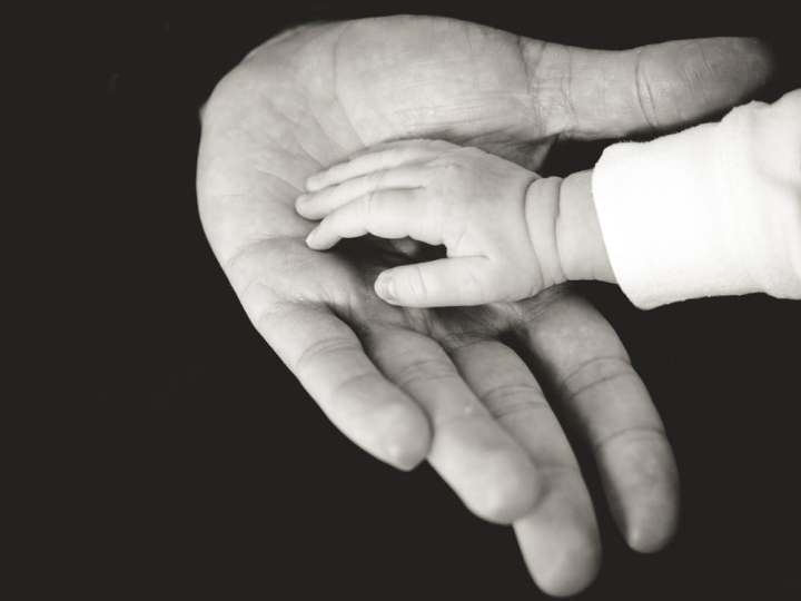 Caption: Parent and child stress hormone levels may be bidirectionally concordant, with both influencing the other’s HPA axis activity.